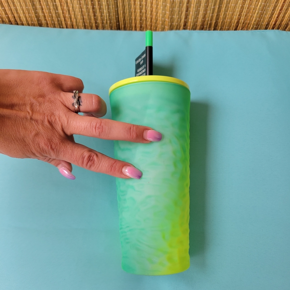 2 STARBUCKS COLOR CHANGING TUMBLERS - Picture 11 of 13